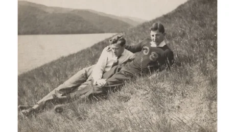 Loving: Photographs of Men in Love 1850s-1950s